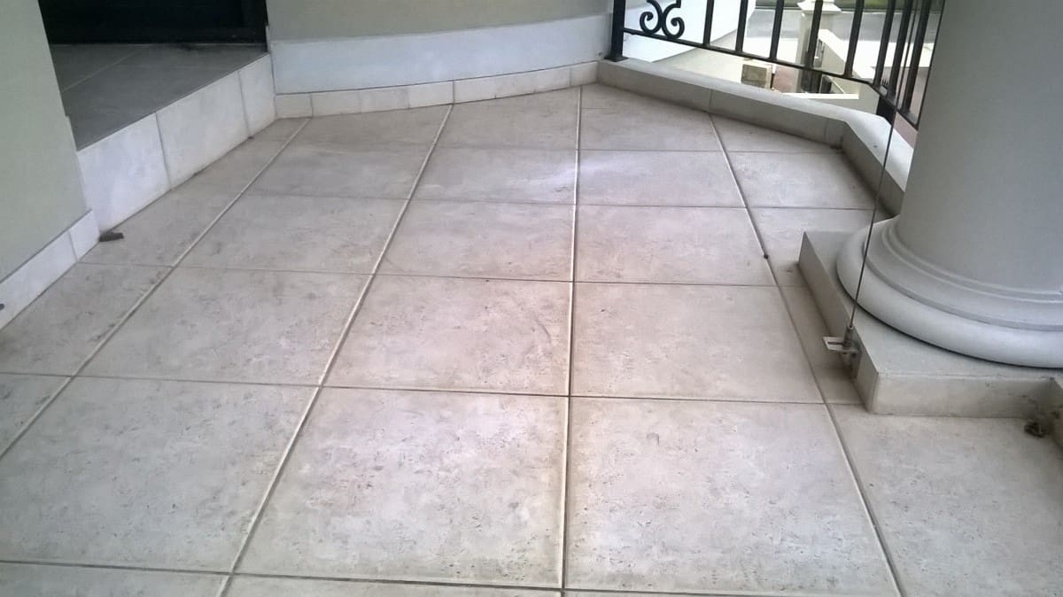 Balcony before grout replacement